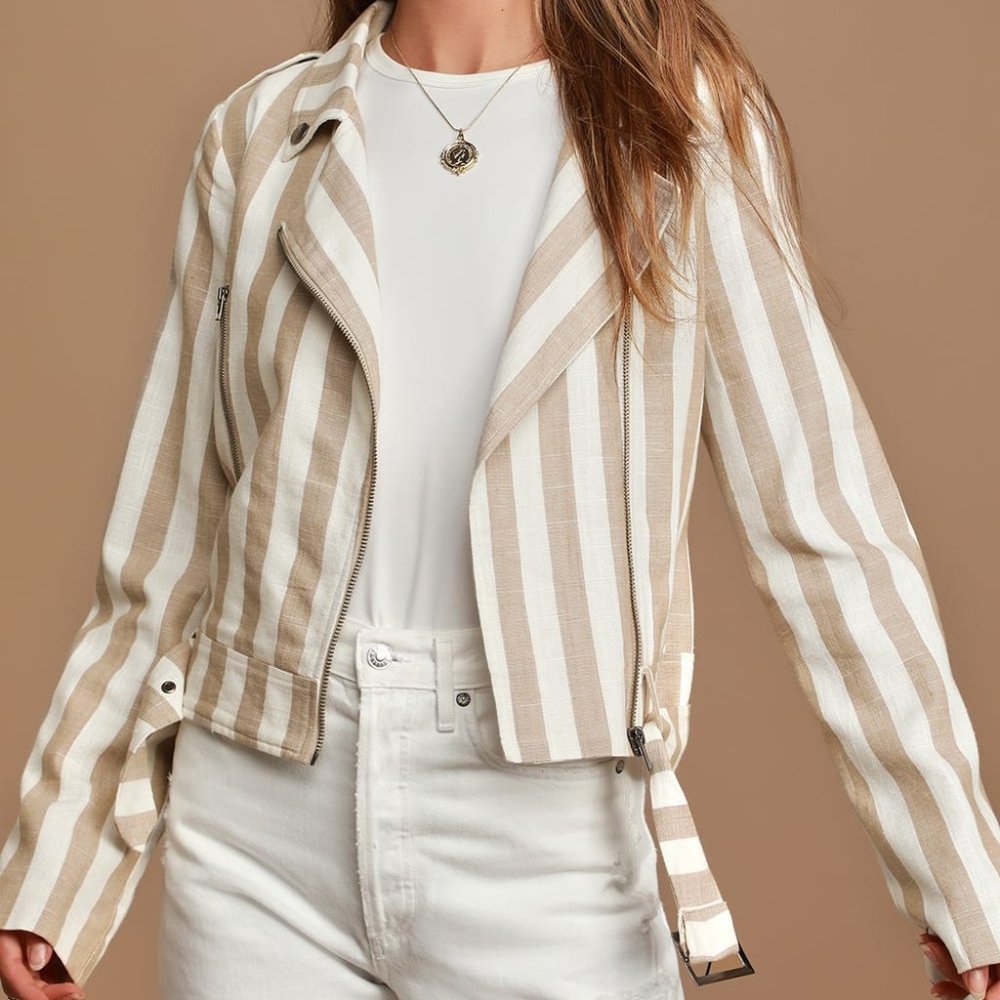 Trendy Signature Taupe/Ivory Striped Belted Jacket